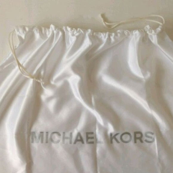 Michael Kors Purse Duster 18x18 - Picture 1 of 5